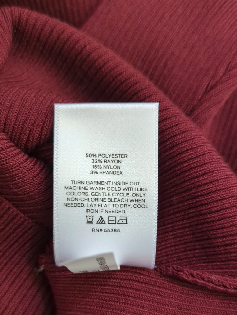 Express Burgundy Silky Soft Fitted Ribbed Crew Neck Sweater Size Small